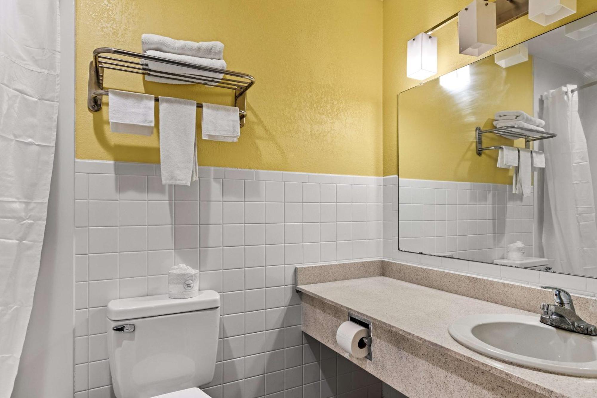 Americas Best Value Inn Carlisle Buitenkant foto